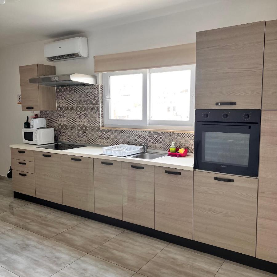 F5 Room 1, Private Double Room With Private Bathroom And Balcony In Shared Flat مسيدا المظهر الخارجي الصورة