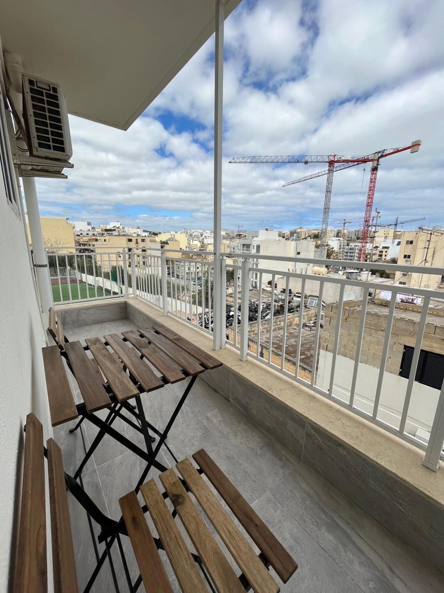 F5 Room 1, Private Double Room With Private Bathroom And Balcony In Shared Flat مسيدا المظهر الخارجي الصورة